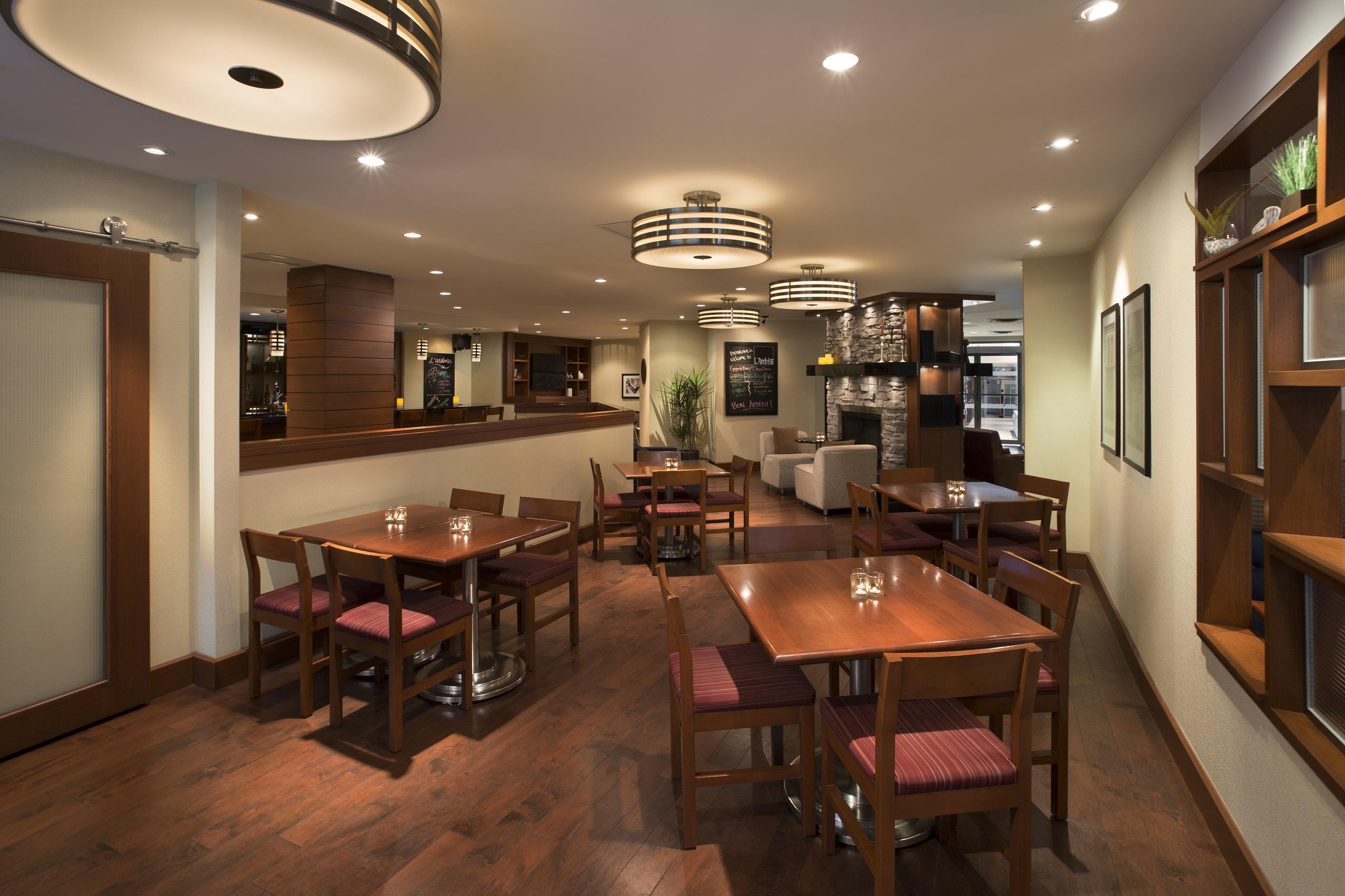 Four Points By Sheraton Hotel & Conference Centre Gatineau-Ottawa Екстериор снимка
