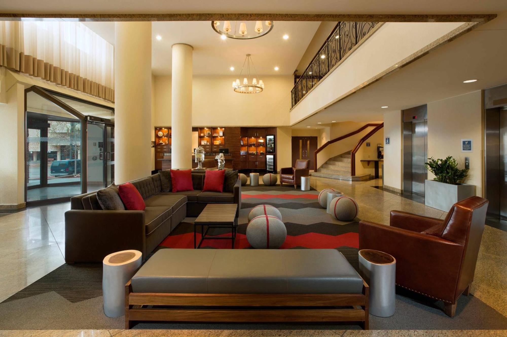 Four Points By Sheraton Hotel & Conference Centre Gatineau-Ottawa Екстериор снимка