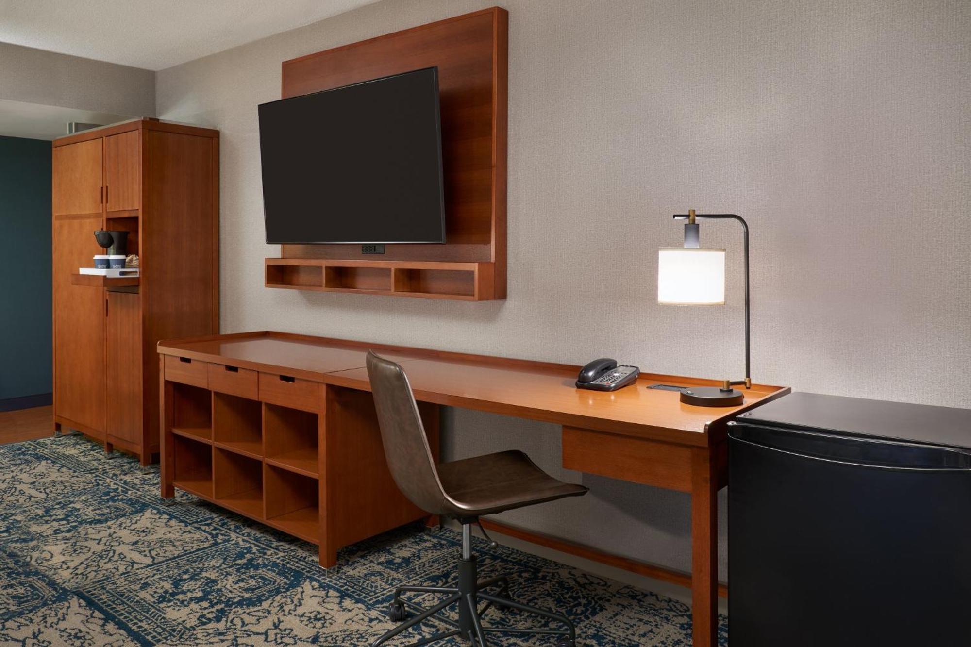 Four Points By Sheraton Hotel & Conference Centre Gatineau-Ottawa Екстериор снимка