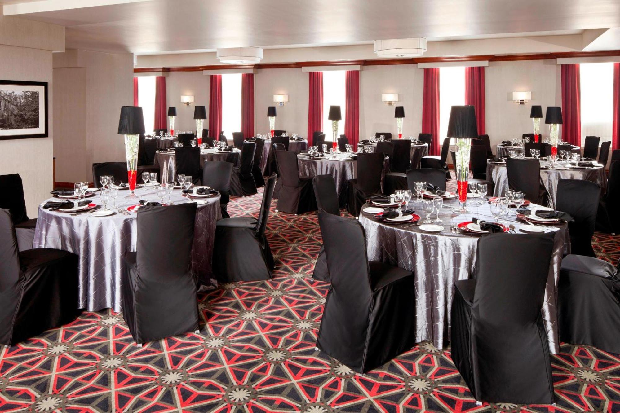 Four Points By Sheraton Hotel & Conference Centre Gatineau-Ottawa Екстериор снимка
