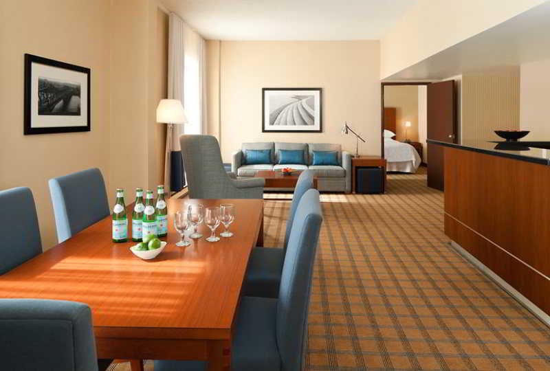 Four Points By Sheraton Hotel & Conference Centre Gatineau-Ottawa Екстериор снимка